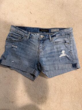 Aeropostale Women's Light Wash Denim Midi Shorts - Blue Sz 6